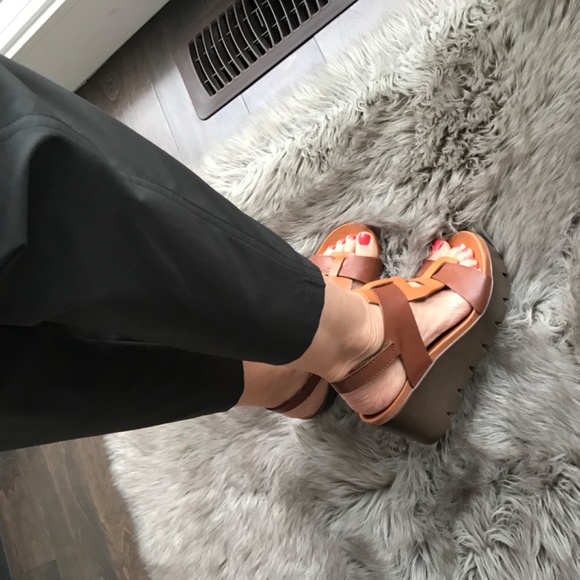 Bos & Co, Size 6 (36), Platform Wedge Sandal - Picture 3 of 16